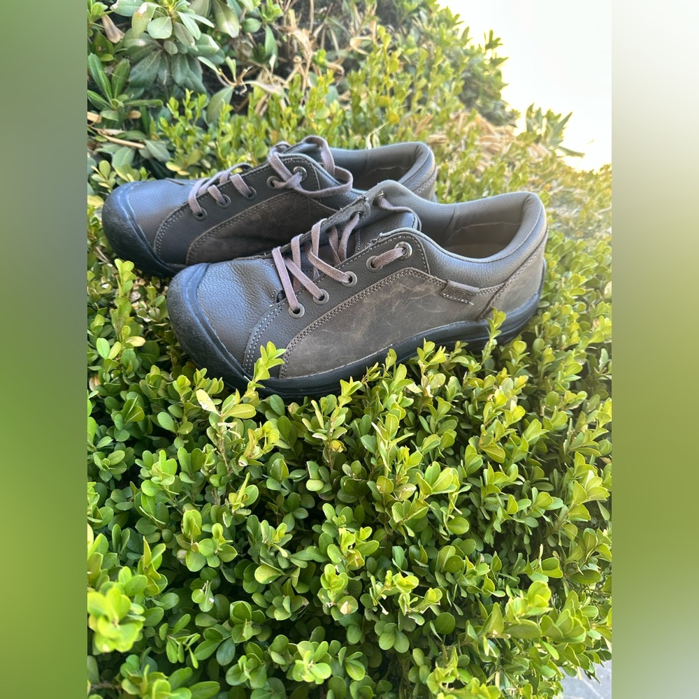 KEEN Men's Briggs Leather Oxford BRN/GRY size 10 preowned great condition - Picture 2 of 5